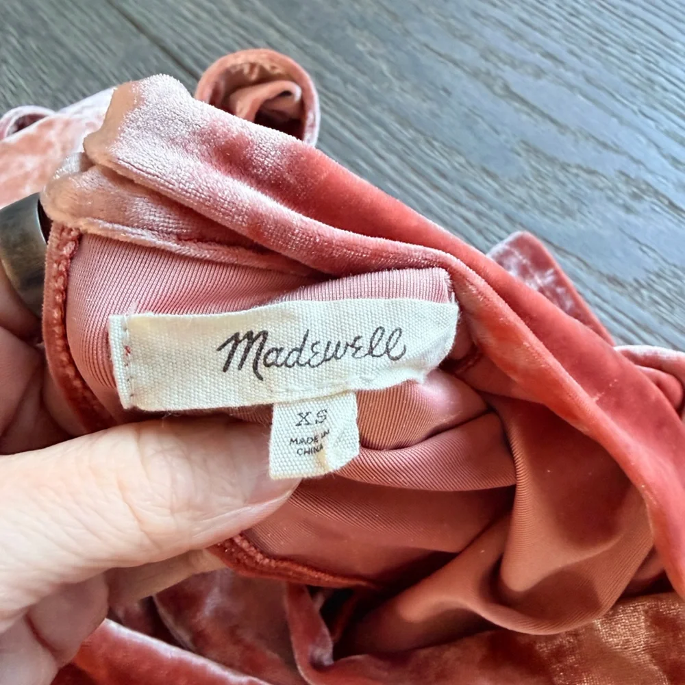 Madewell Crushed Velvet Mockneck Mini Shift Dress in Coral Size XS